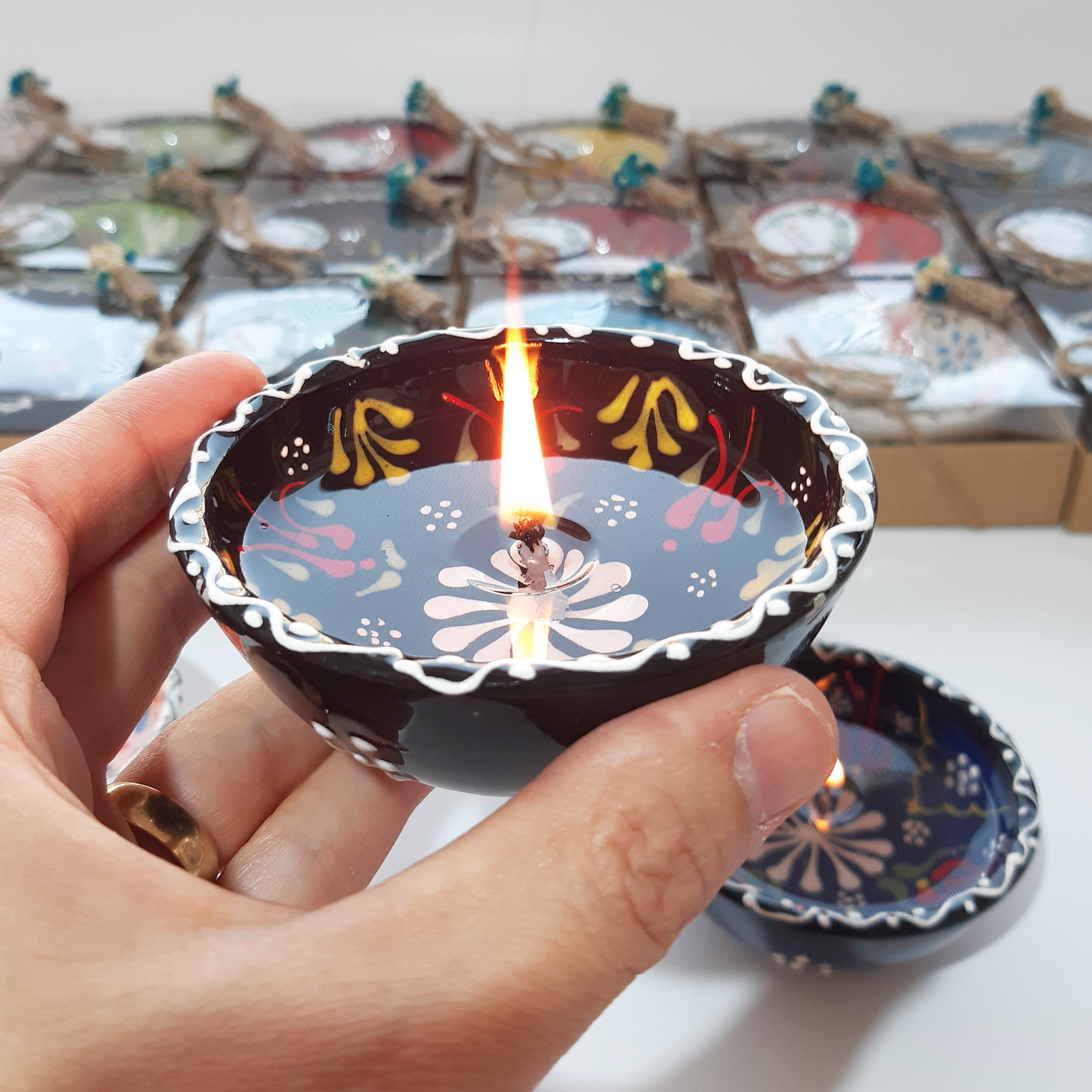 Vela de gel de cerámica en cuenco para regalos de Diwali para invitados.